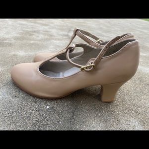 Capezio character shoes